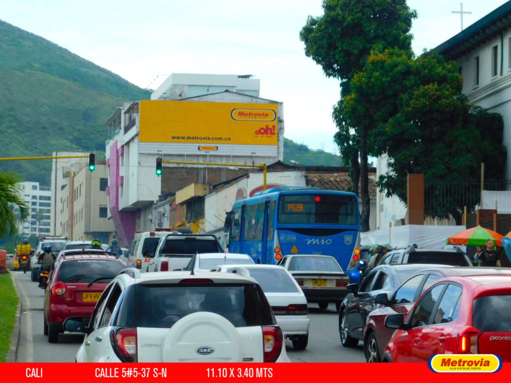 Calle 5 # 5 - 37 S > N