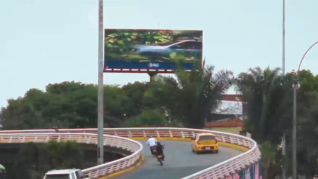 Calle 5 con 10 en Cali Pantalla